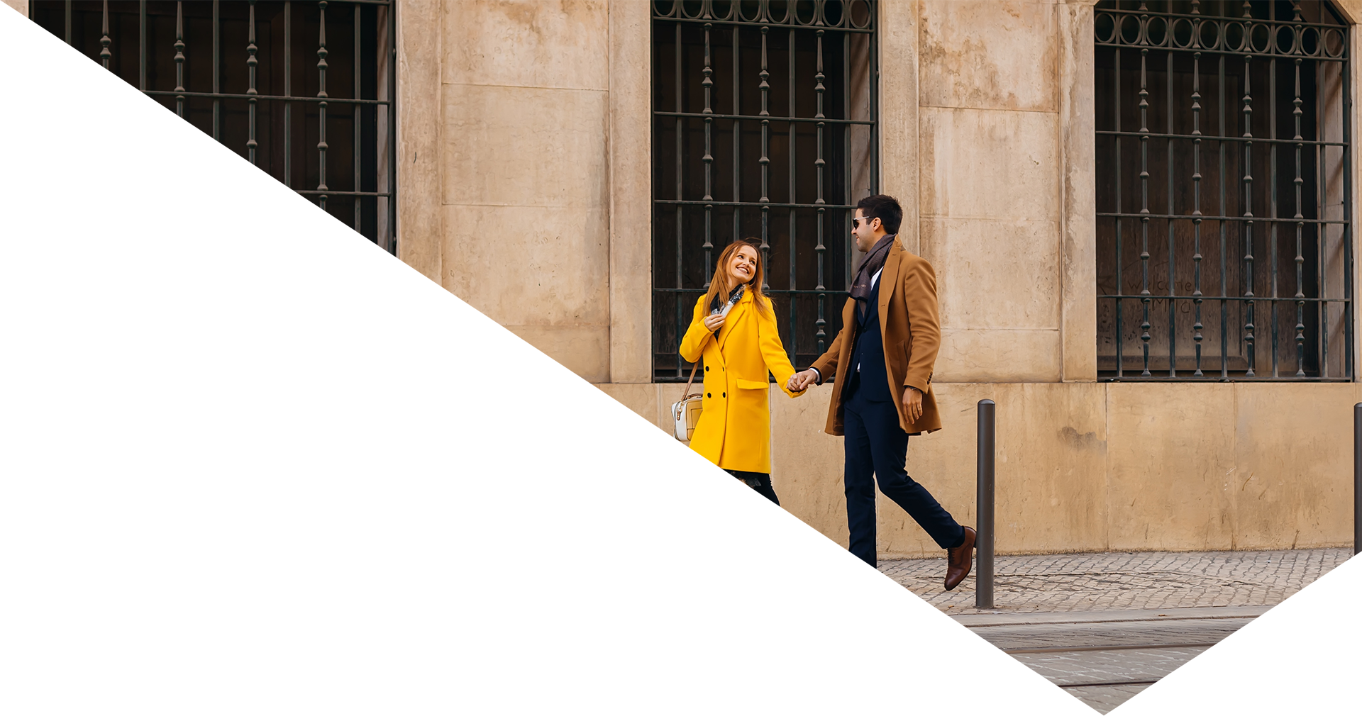 Dream-retirement-home-Header-Couple-holding-hands